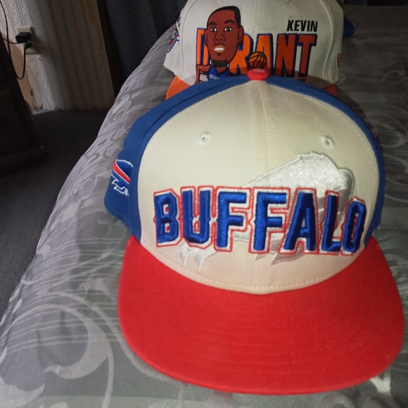 NFL and NBA snapbacks - Picture 5 of 10